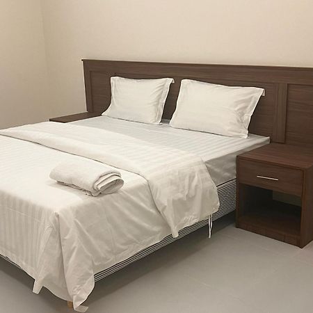 אל חובר ريزا الفندقية Reeza Suites מראה חיצוני תמונה